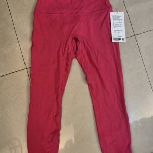 出售Lululemon女裝高腰瑜珈褲