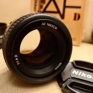 Nikon AF 50 F/1.4 D + HS-9
