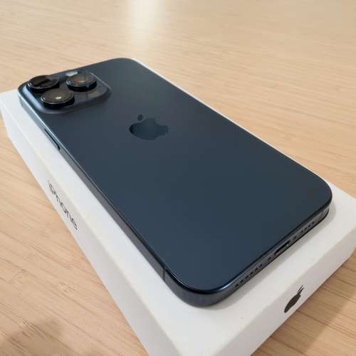 iPhone15 ProMax 512GB 藍色鈦金屬色