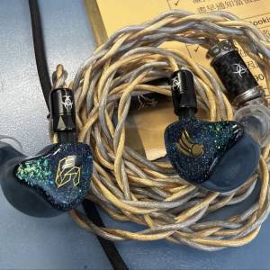 放 Toxic Cables Cerberus 2pin 4.4mm （不連圖中耳機
