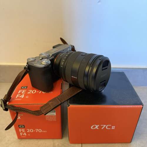 Sony A7C2 銀黑色主機 + Sony FE 20-70mm  f/4 G鏡頭 (有盒) / 快門少於1000