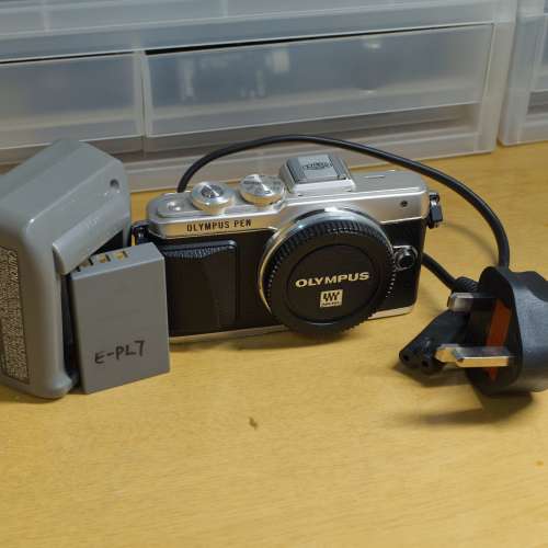 Olympus EPL7 Pen 銀色 M43 入門機