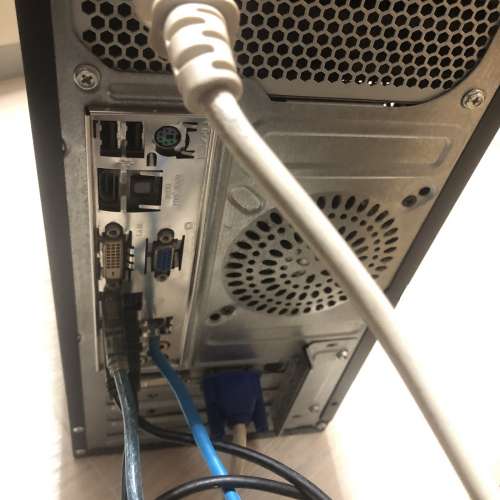 代友出售    電腦主機  Intel i5-2400 3.1GHz ,  ADATA  120  SSD