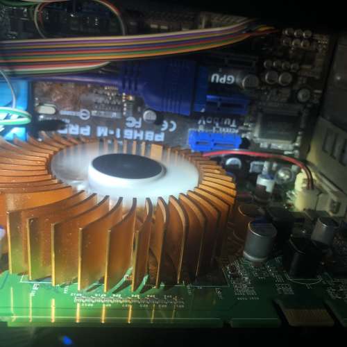 代友出售    電腦主機  Intel i5-2400 3.1GHz ,  ADATA  120  SSD