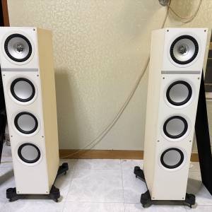 KEF Q500
