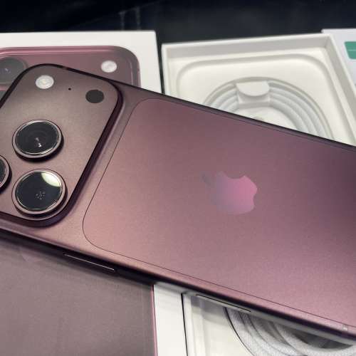 iPhone 18 Pro 256GB 酒紅色 香港行貨 有百老匯單  蘋果保養到2027年9月17日 電池1...
