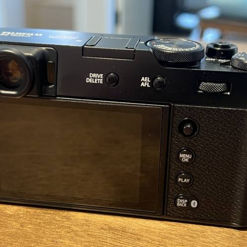 X100vi (黑色行貨，齊單盒配件)未過保