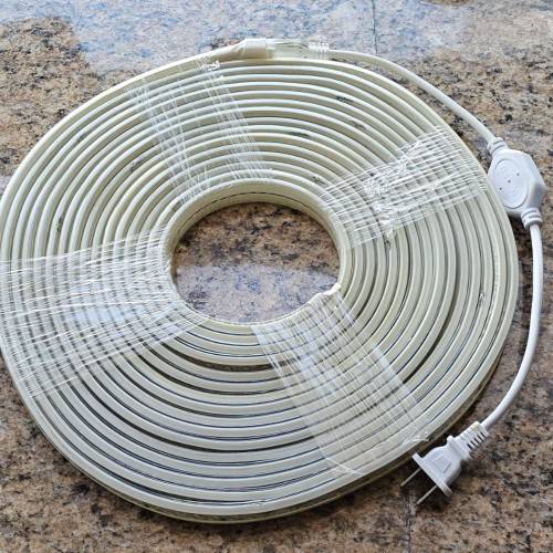 LED 燈帶，HK$40，約10米長 (230V)