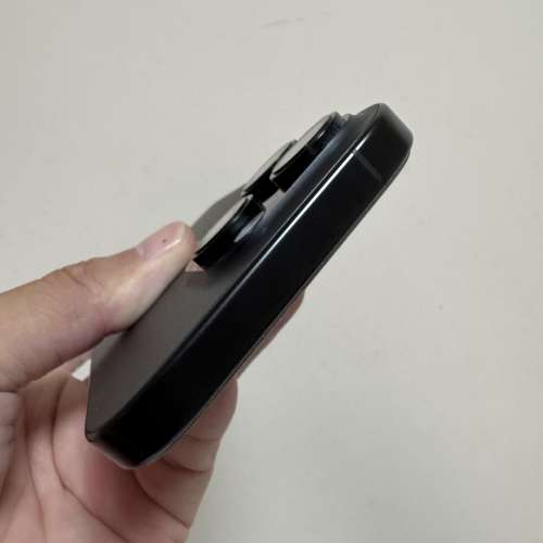iPhone 16pro 256gb,港行雙卡極新，電池健康度90，所有原裝，所有功能正常！