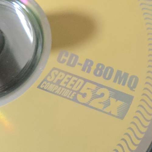 記錄 CD-R Disk 光碟每塊容量700Mb，支援52x 燒錄速度。80 min. video適合儲存資料...