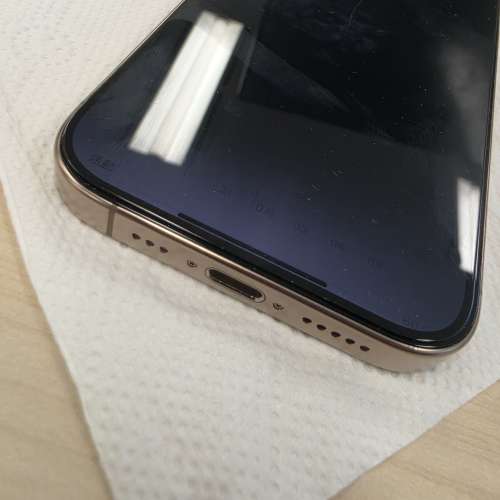 出售95% 新。iPhone 16 pro 512gb,  港行沙漠鈦金屬色