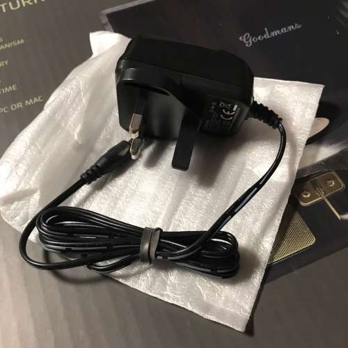 GOODMANS Portable Rechargeable Turntable NEW 全新充電手提唱盤