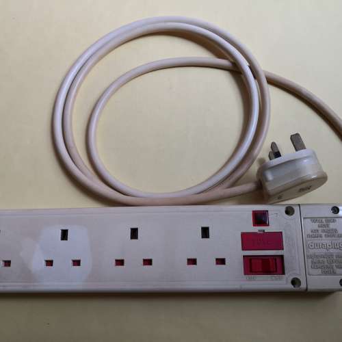英國duraplug 四位拖板連開關制