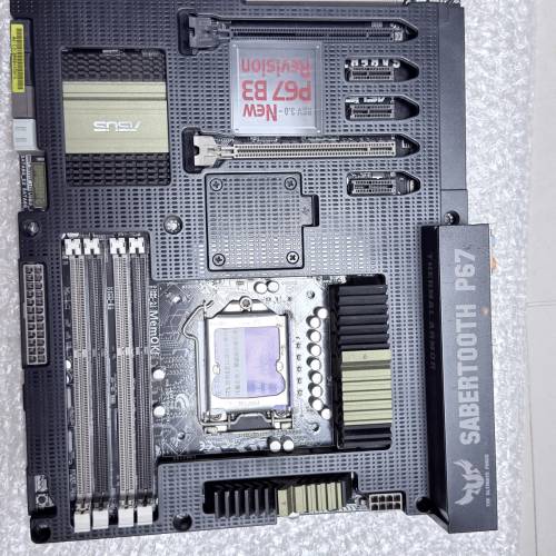二手 ASUS SABERTOOTH P67 DDR3 LGA1155 ATX MB
