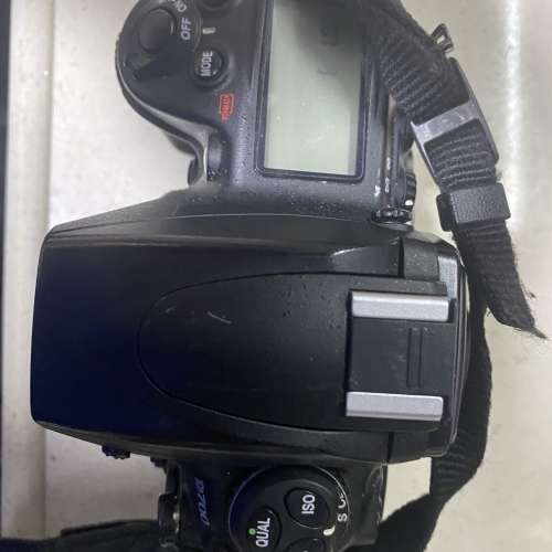 D700