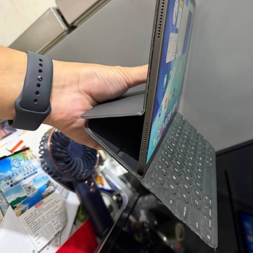 iPad Pro (11吋）（2代）256gb,+ipad pro keyboard 港版極新少用,冇修冇拆，所有原...