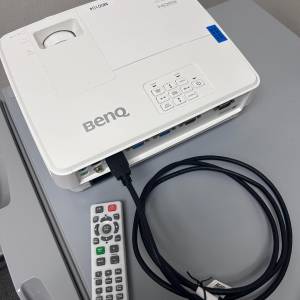 BenQ 投影機 連遙控器及HDMI線