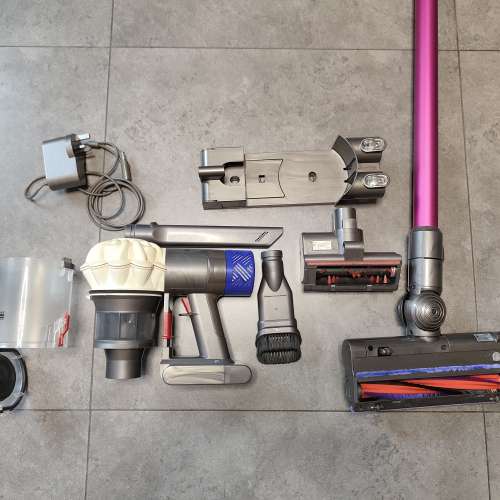 Dyson V6 Vacuum Cleaner 無線吸塵機一套
