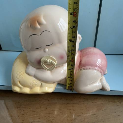 陶瓷瞓覺BB造型錢罌 （11月9號前清走）