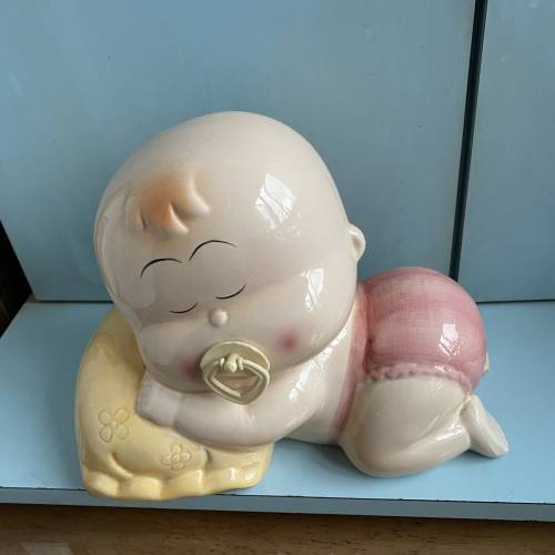 陶瓷瞓覺BB造型錢罌 （11月9號前清走）