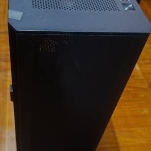 MATX 玻璃則皮機箱送CM水冷