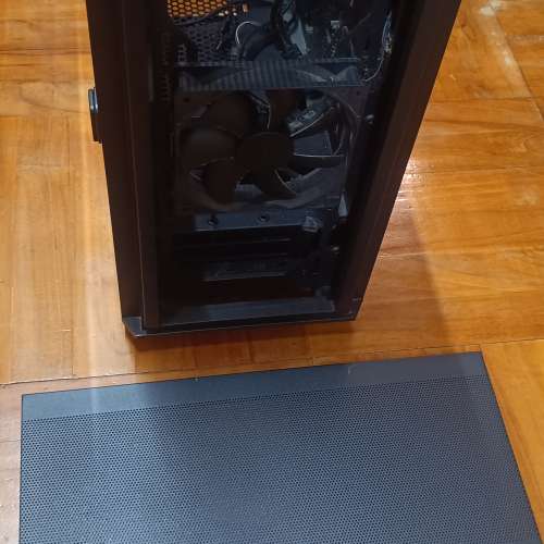 MATX 玻璃則皮機箱送CM水冷