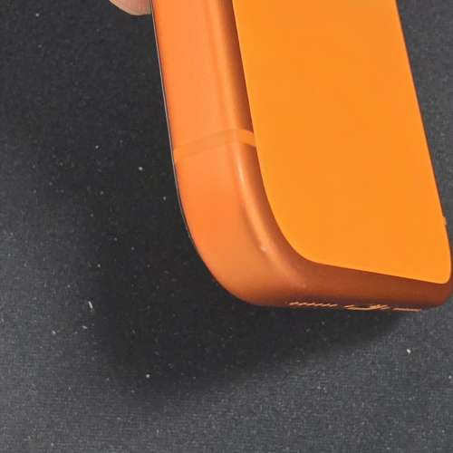 Orange iPhone 17 Pro Max 電池 100%