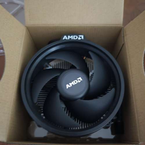 AMD Ryzen 4650G 連原廠散熱器