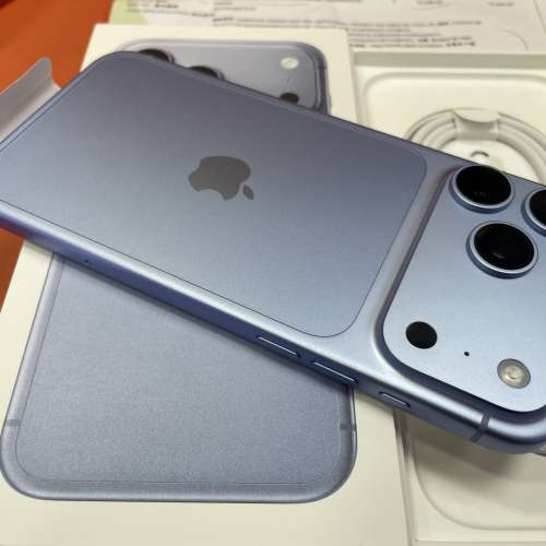 iPhone 18 Pro Max 512GB 藍色 香港行貨 蘋果保養到2027年10月21日 電池100% 全套有...