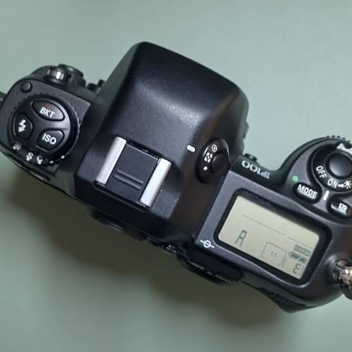Nikon F100