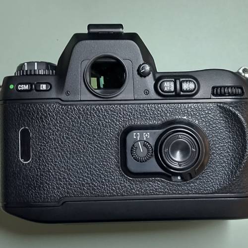 Nikon F100