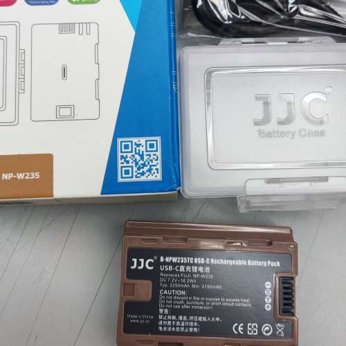 執屋清物 JJC Fujifilm NP-W235 type-c直充或座充 2 in 1