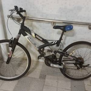 26 吋 黑色 Turbo 單車