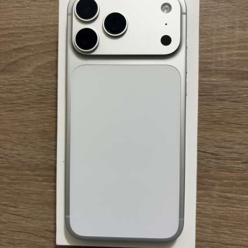 APPLE IPHONE 17 PRO MAX 銀白256G 電池健康93% 已過保
