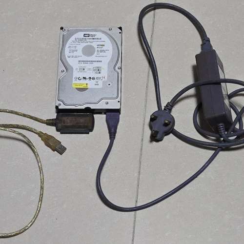 Western Digital WD 3.5吋外置硬碟連火牛及連接線; WD Caviar hard drive 操作正常...