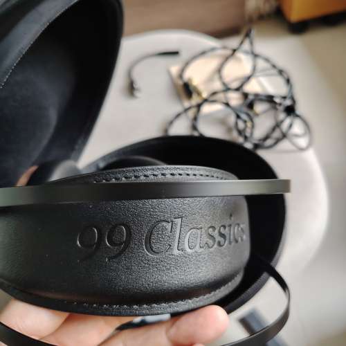 🤘第二代 MEZE AUDIO 99 Classics 2nd Gen 原木，頭戴封閉式耳機，幾個月前買，有保...