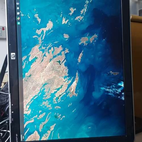 屯門良景站交收 HP 22吋  LCD MON W2207H 連內置喇叭、配備可昇降及旋轉底座