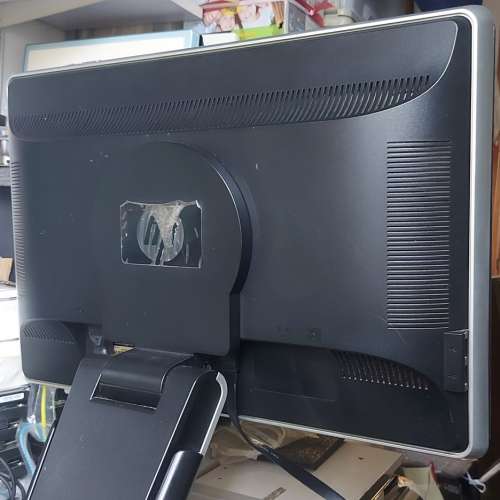 屯門良景站交收 HP 22吋  LCD MON W2207H 連內置喇叭、配備可昇降及旋轉底座