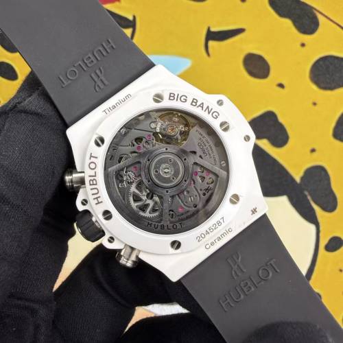HUBLOT 宇舶 Big Bang 大爆炸 白陶瓷鏤空計時型號：411.JX.1170.RX