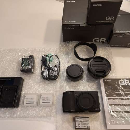 95% NEW RICOH GR III 普通黑色版，水貨版，少用，功能 100% 正常。 外觀接近全新~