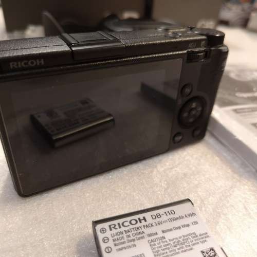 95% NEW RICOH GR III 普通黑色版，水貨版，少用，功能 100% 正常。 外觀接近全新~