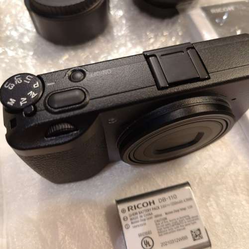 95% NEW RICOH GR III 普通黑色版，水貨版，少用，功能 100% 正常。 外觀接近全新~
