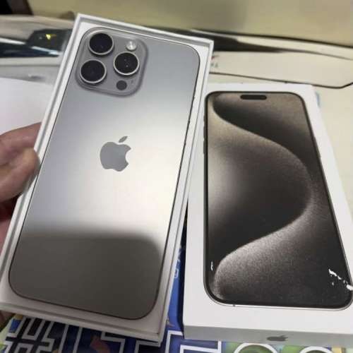 大機iPhone 15pro max512gb,港行雙卡，原色鈦金屬，完美冇花，電池89,所有原裝全套齊...
