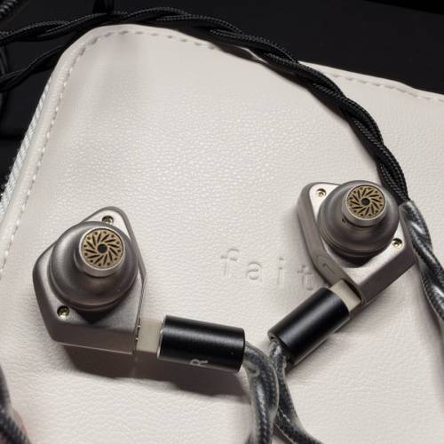 [行貨99新］Faith Audio E1000 耳機