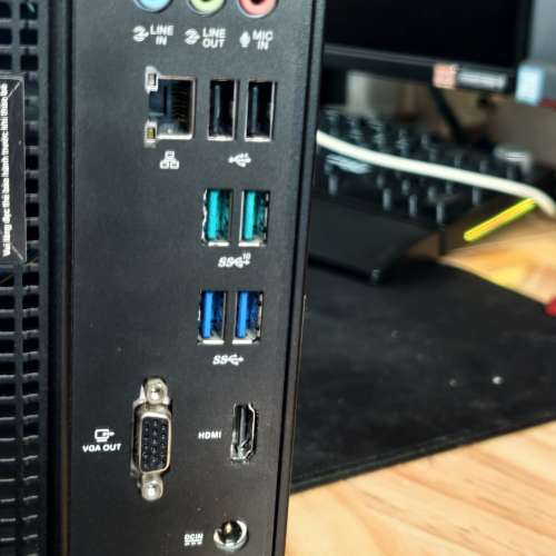 華碩電腦體積小wifi功能，i5 6400+8g ddr4 +三星1tb ssd
