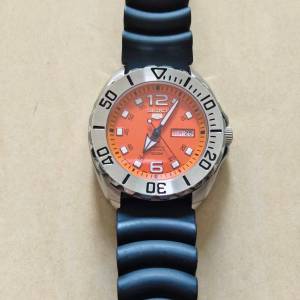 Seiko 精工5號盾橙色錶面