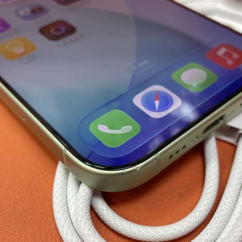 iPhone 17 256GB 綠色 香港行貨 蘋果保養到2027年3月18日 電池100% 有配件 自用首選...