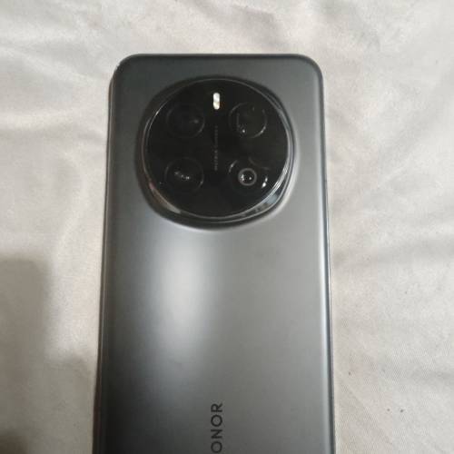 出售港版榮耀honor Magic 7 Pro 頂配 16+1tb 98-99新 電池健康度99%