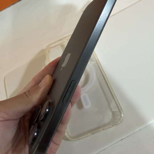 iPhone 15pro max512gb,黑色鈦金屬，港行，apple 換原廠電，滿血復活，電池健康度100...