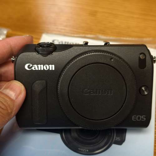 Canon EOS M 第一代機身